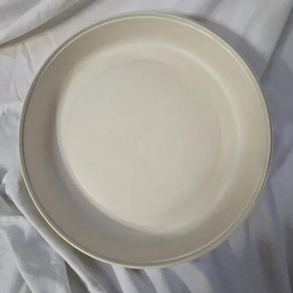 Tupperware Beige Sectioned Platter - Picture 4 of 7